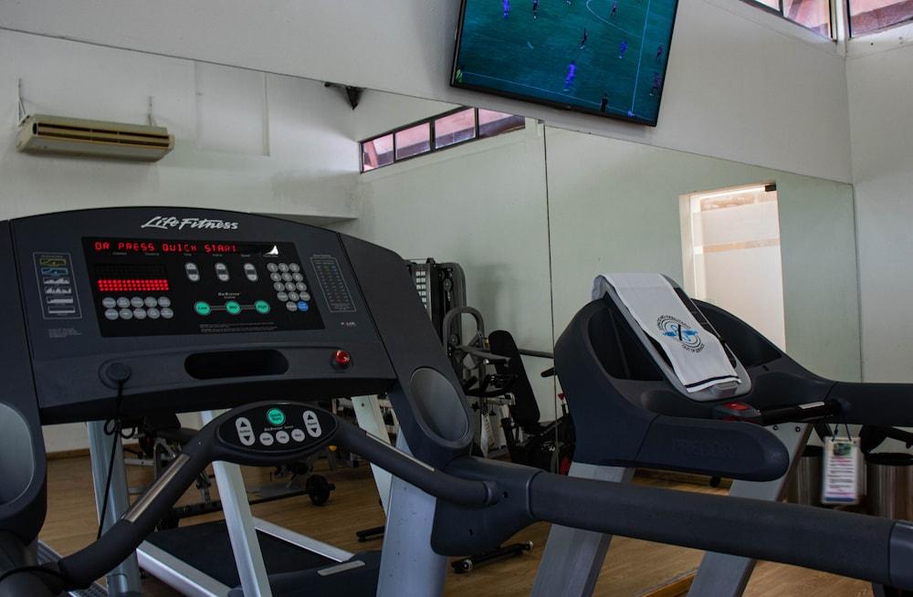 Hotel Estelar Altamira Ибаге Экстерьер фото A treadmill